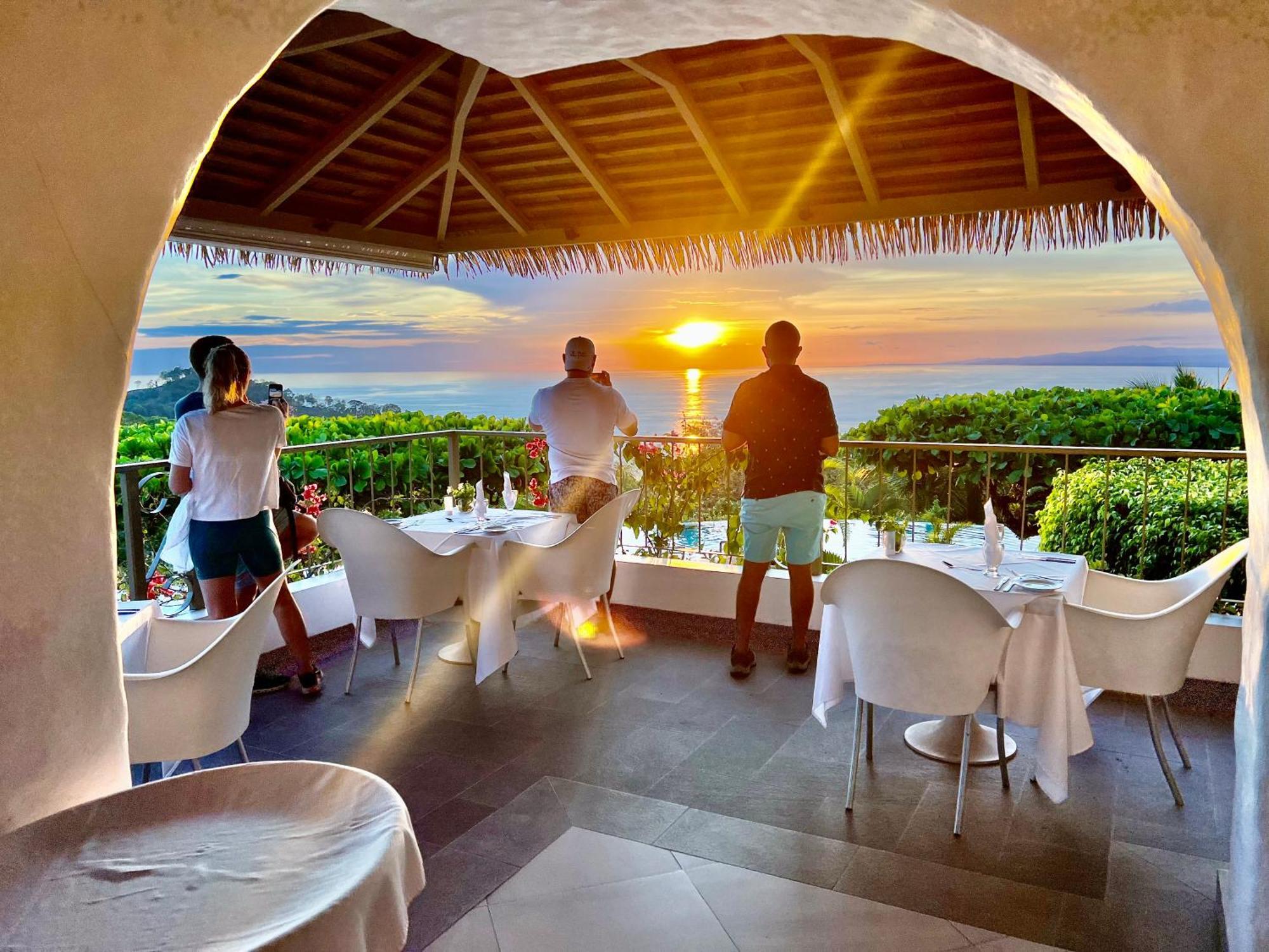 Hotel La Mariposa มานูเอล อันโตนิโอ ภายนอก รูปภาพ