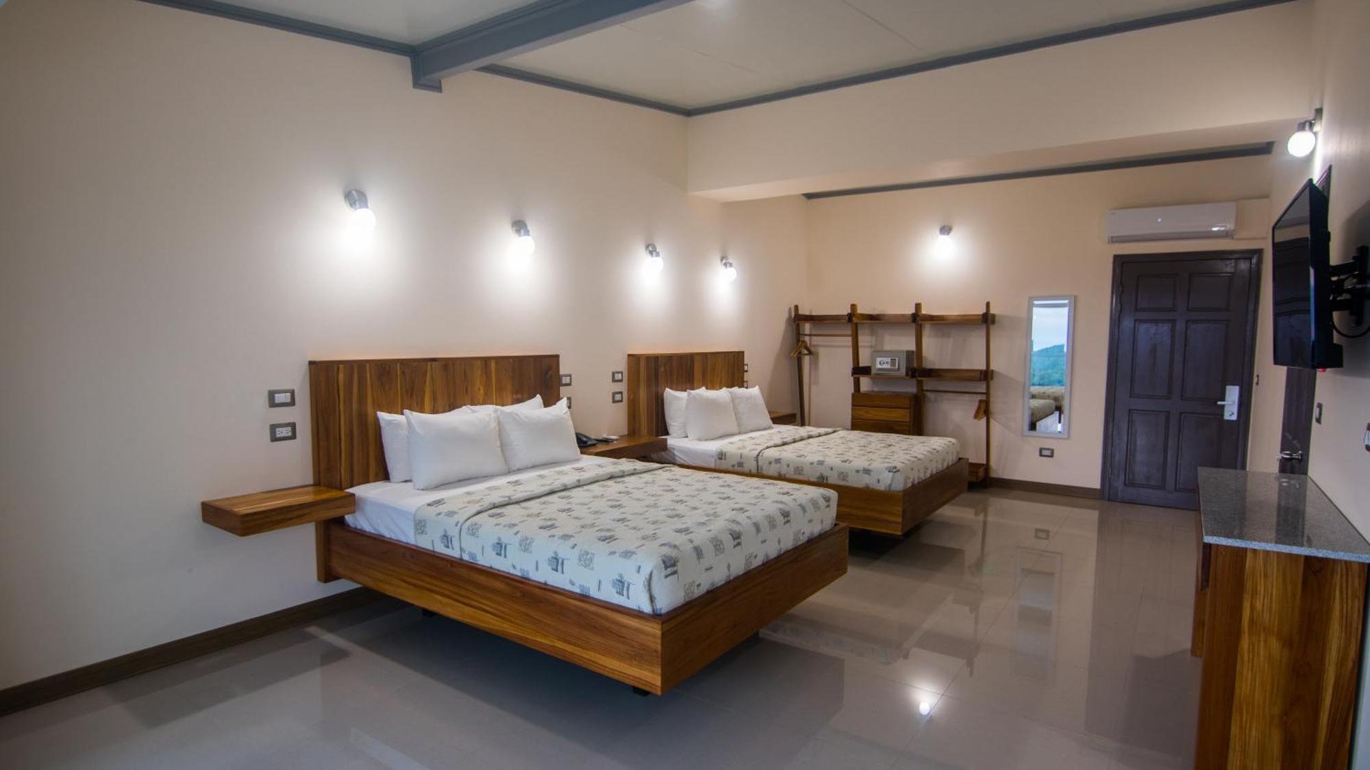 Hotel La Mariposa มานูเอล อันโตนิโอ ภายนอก รูปภาพ